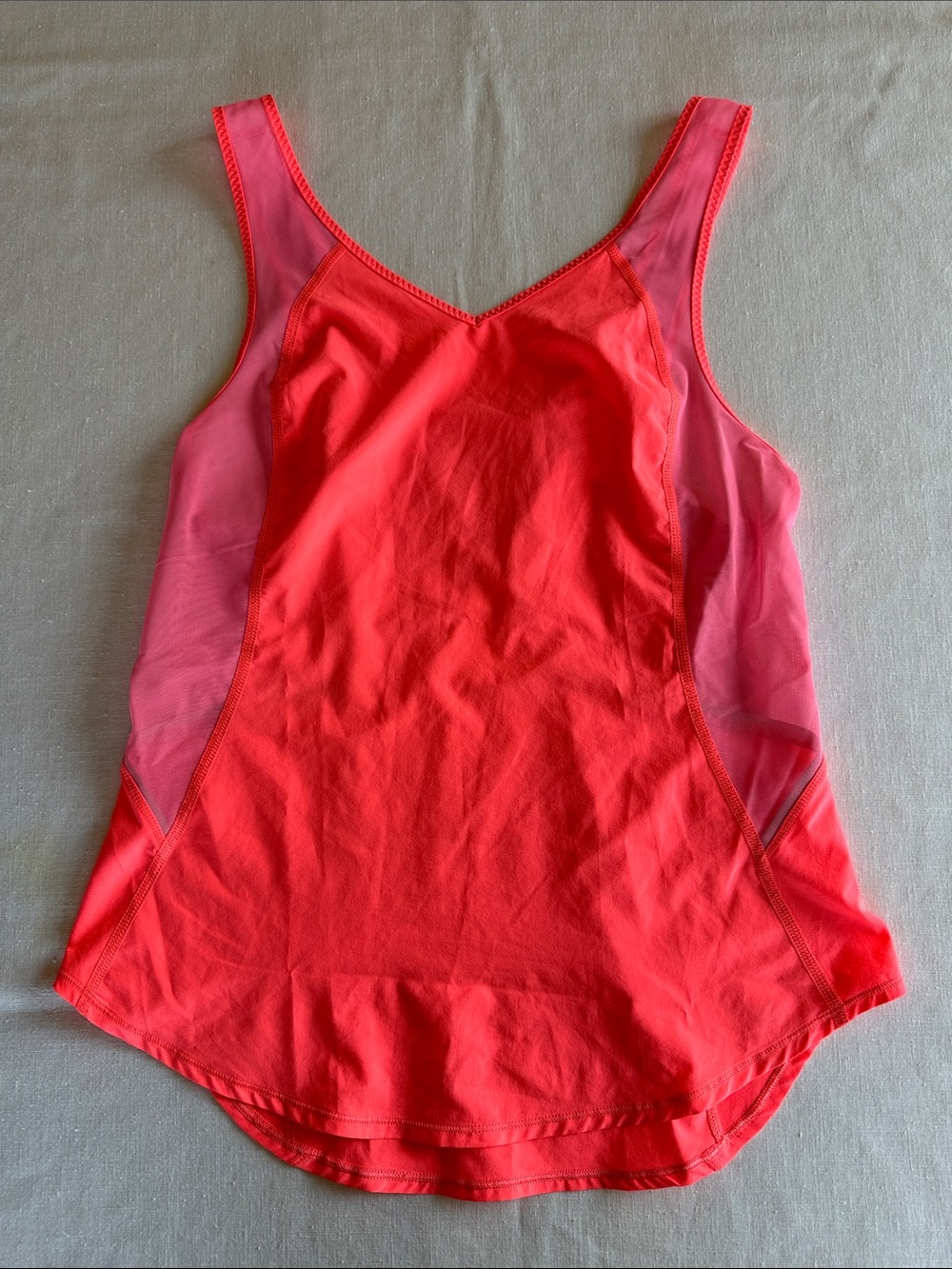 Lululemon Run With The Sun Tank Flash Light